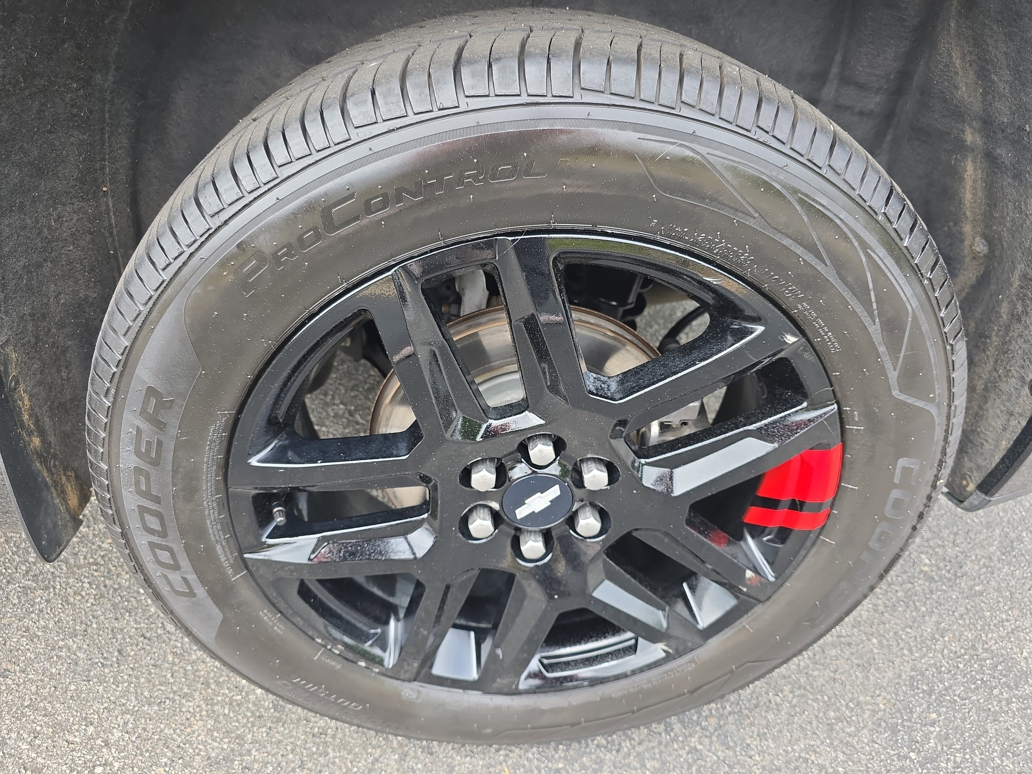 Used 2021 Chevrolet Traverse Premier w/ Redline Edition FWD image 17
