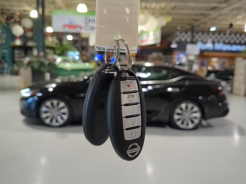 Used 2021 Nissan Maxima Platinum w/ Sport Mat Group FWD image 4