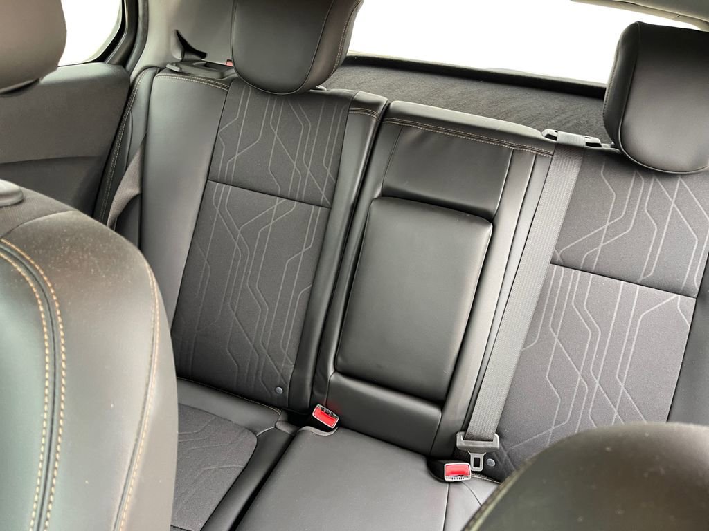 Used 2022 Chevrolet Trax LT w/ LT Convenience Package image 13