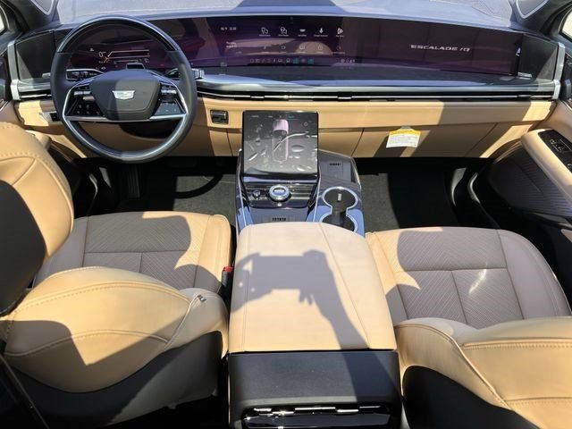 New 2026 Cadillac Escalade IQ Sport 2 w/ LPO, ONYX Package AWD/4WD image 9