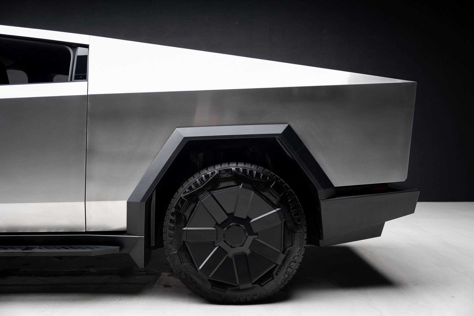 Used 2024 Tesla Cybertruck Cyberbeast AWD/4WD image 19