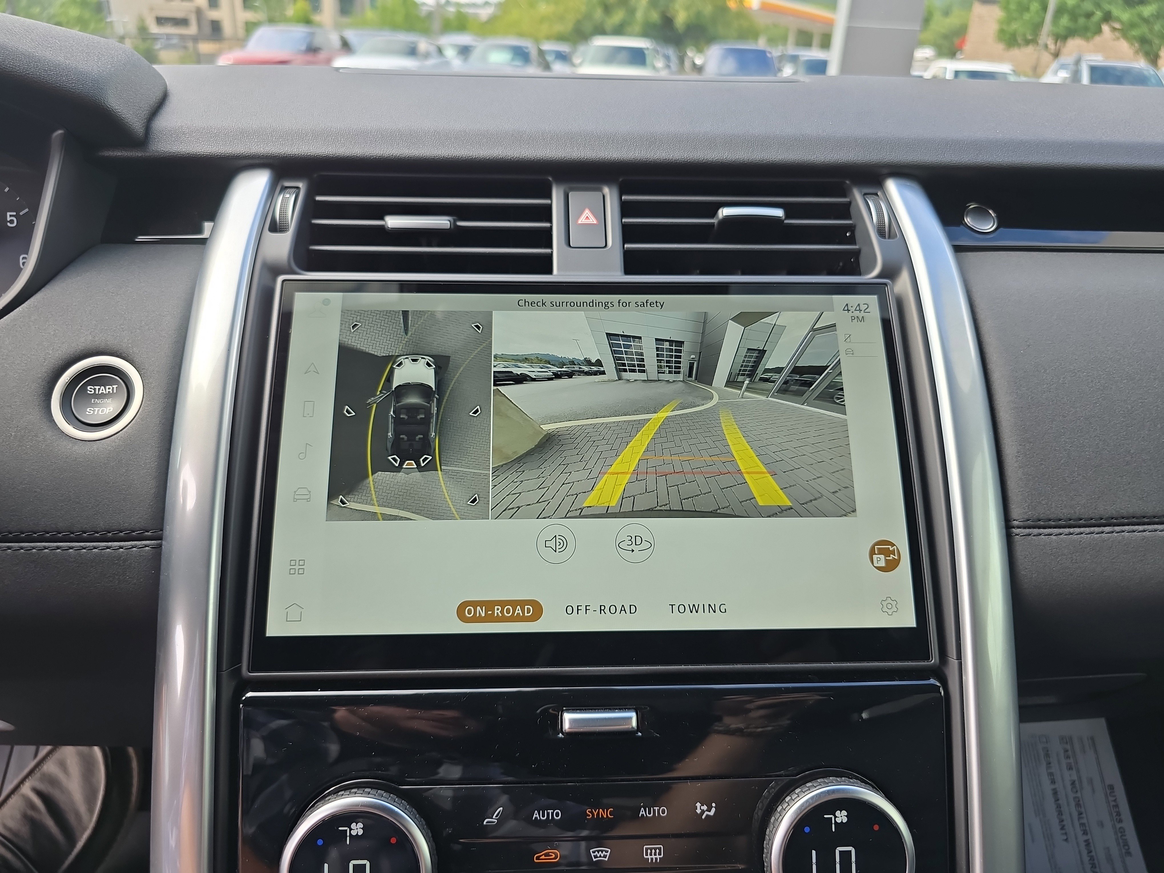 Certified 2025 Land Rover Discovery S image 30