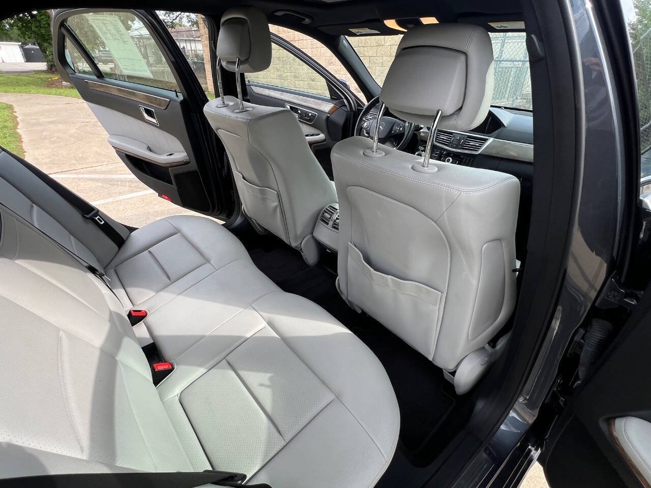 Used 2010 Mercedes-Benz E 350 Sedan image 19