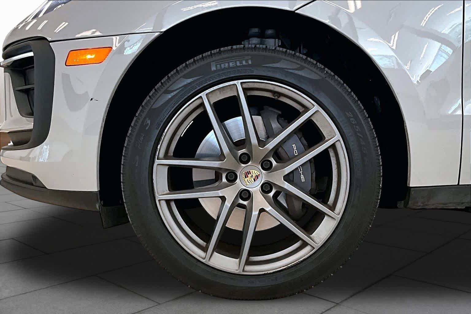 Used 2022 Porsche Macan AWD/4WD image 9