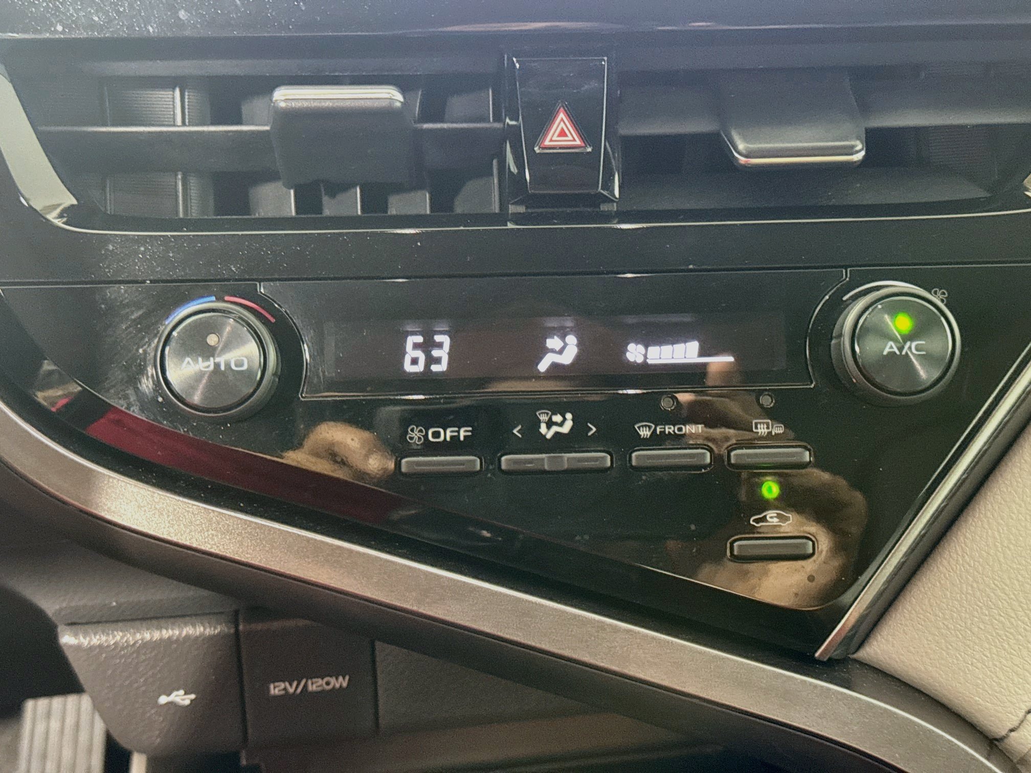 Used 2021 Toyota Camry SE FWD image 15