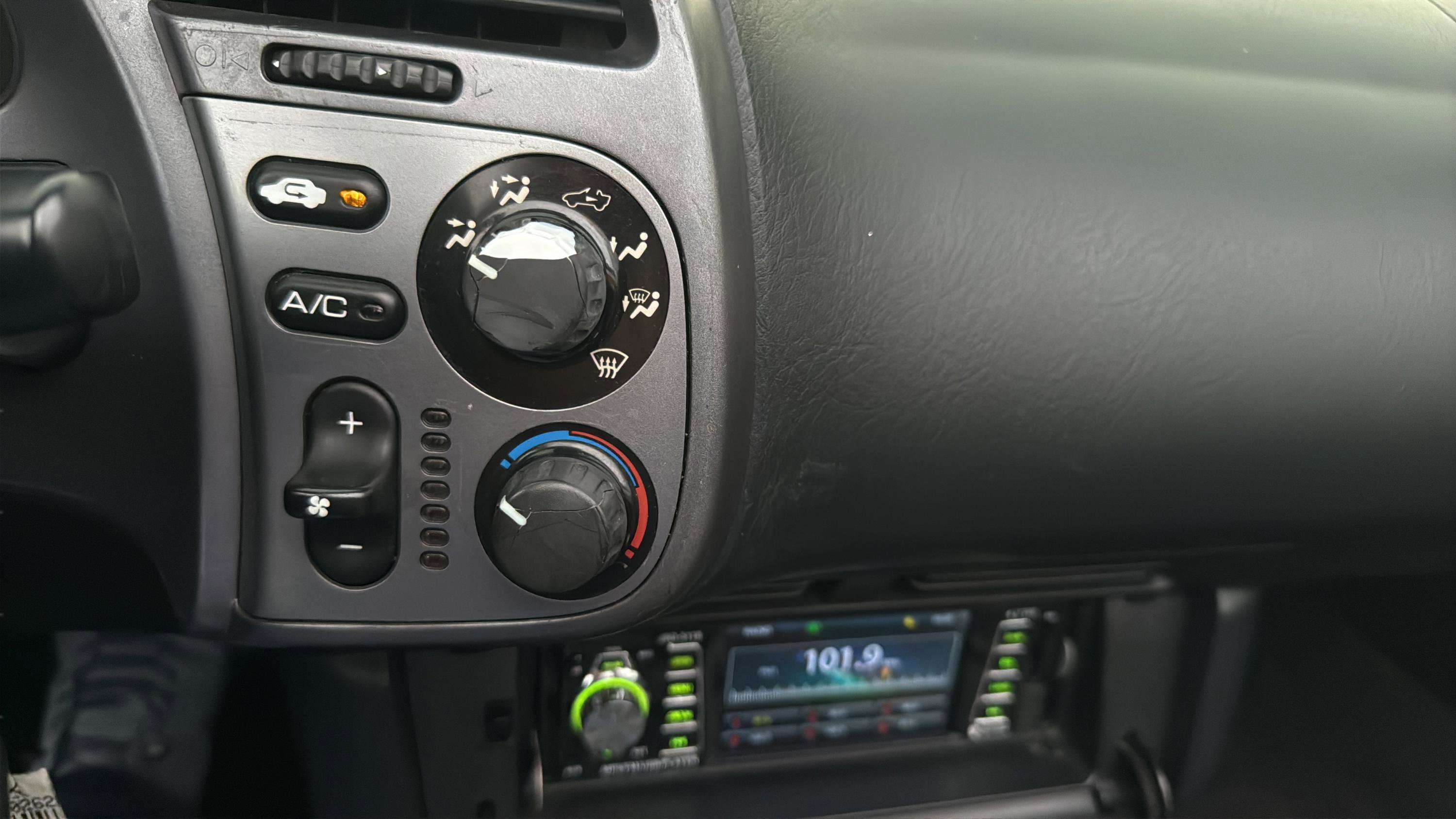 Used 2003 Honda S2000 Convertible 2D image 26