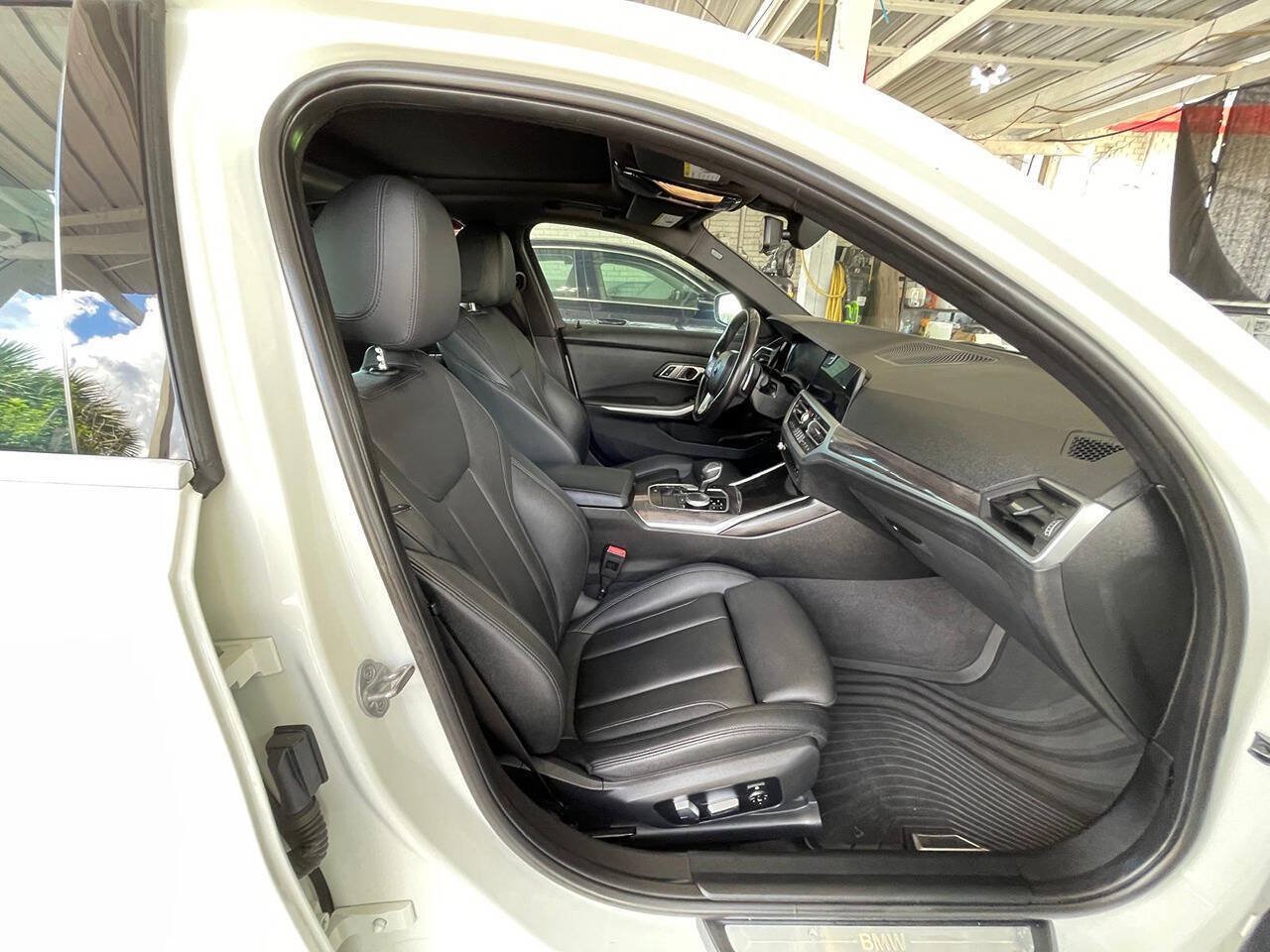 Used 2020 BMW 330i Sedan RWD image 3
