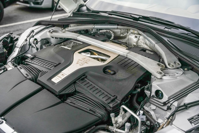 Used 2021 Aston Martin DBX image 18