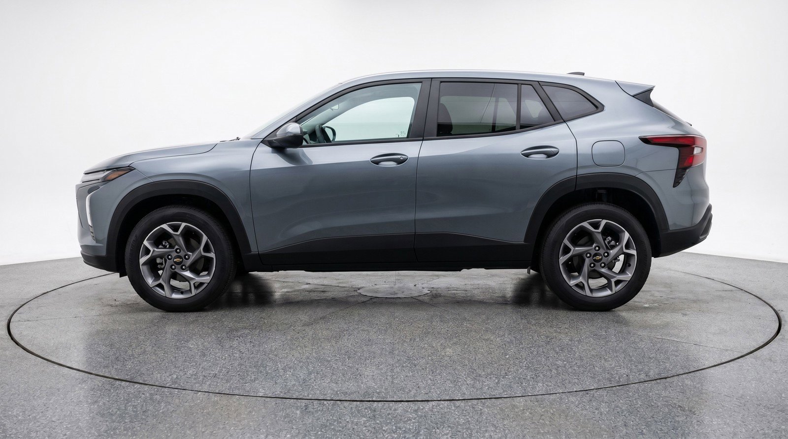 Used 2025 Chevrolet Trax LT FWD image 5