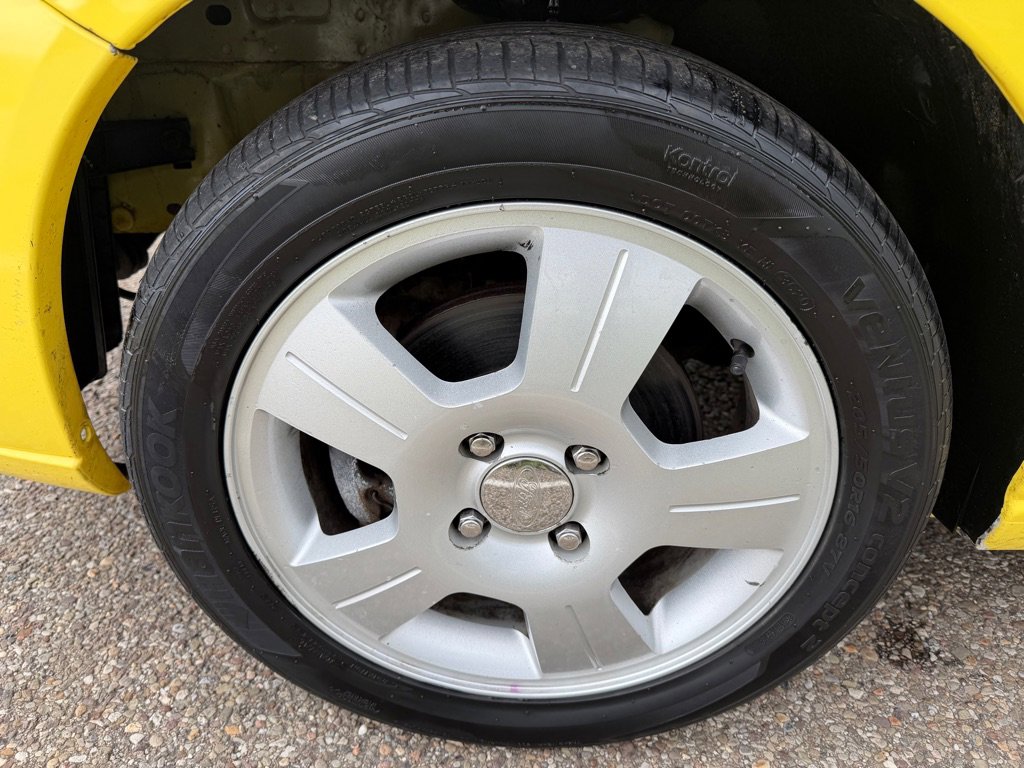 Used 2005 Ford Focus SES FWD image 16