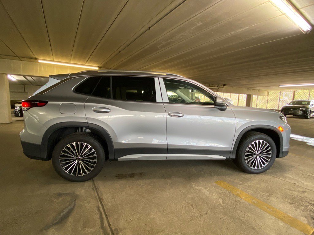 New 2025 Volkswagen Tiguan S image 2