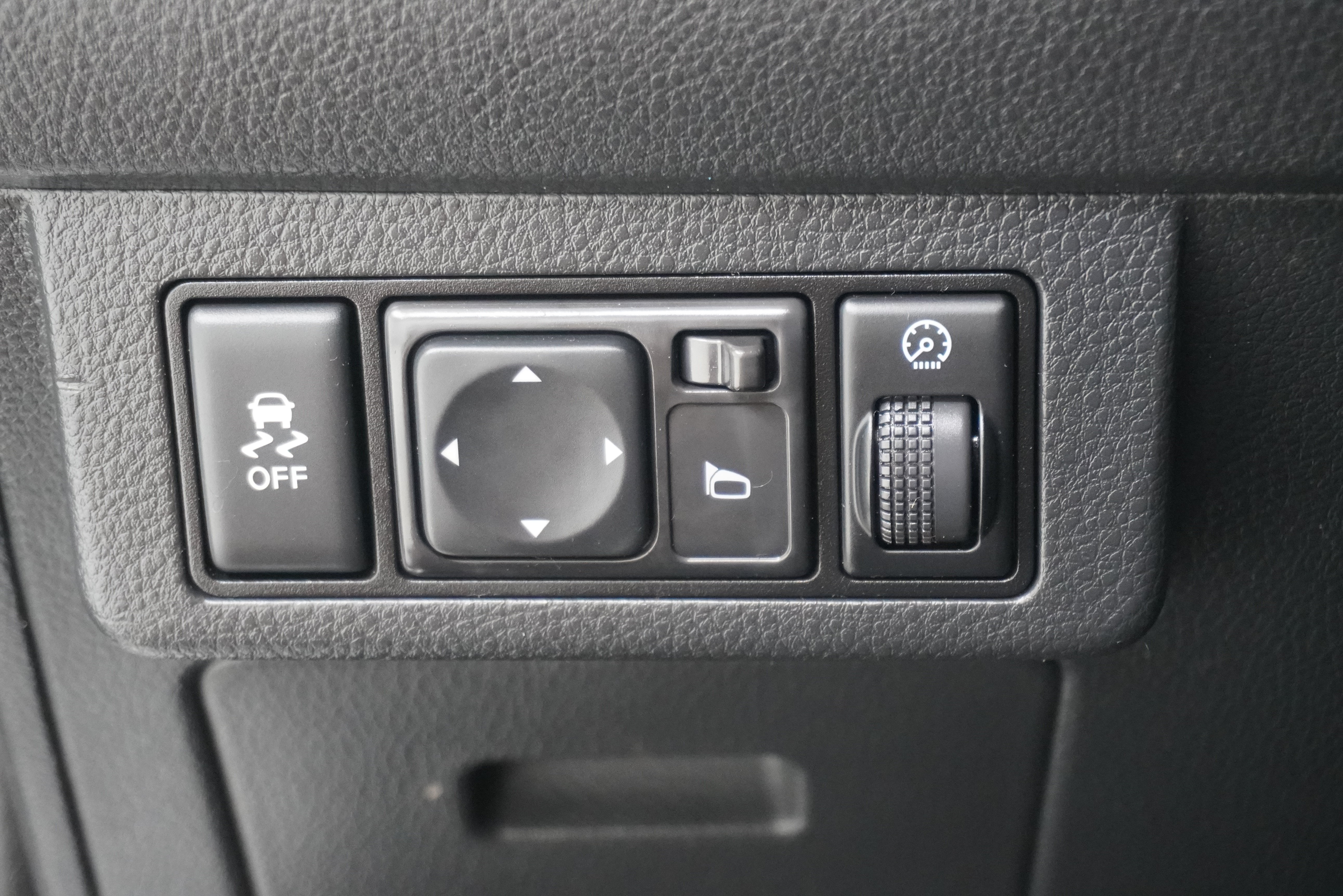 Used 2012 Nissan Versa 1.8 S w/ Special Edition Pkg FWD image 19