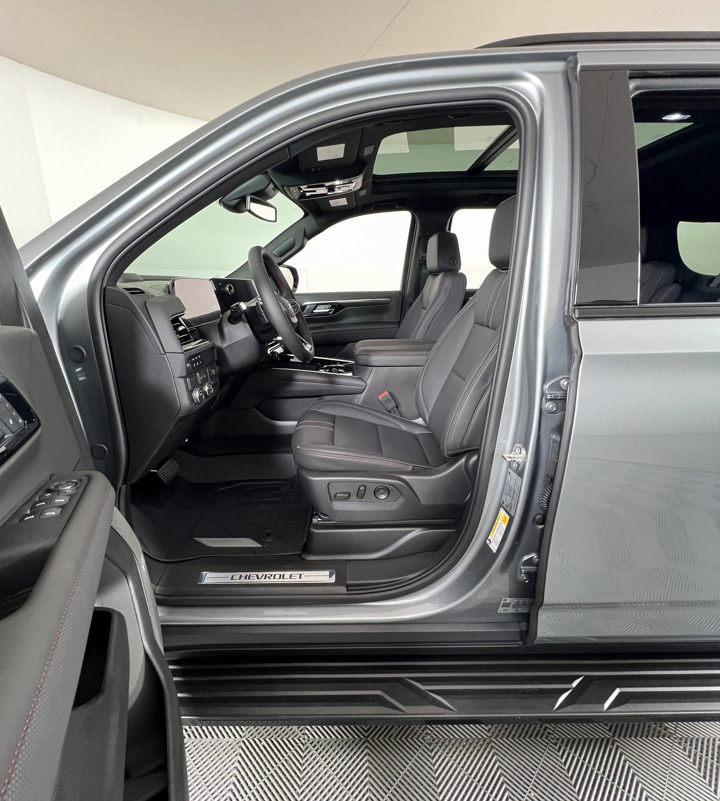 New 2026 Chevrolet Suburban RST w/ Comfort Package image 10