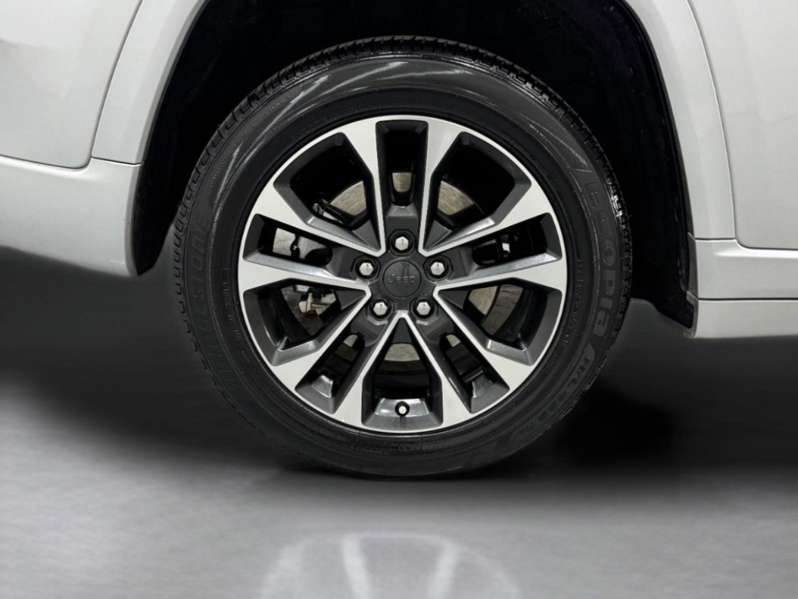 Used 2022 Jeep Grand Cherokee Overland w/ Advanced Protech Group III image 8