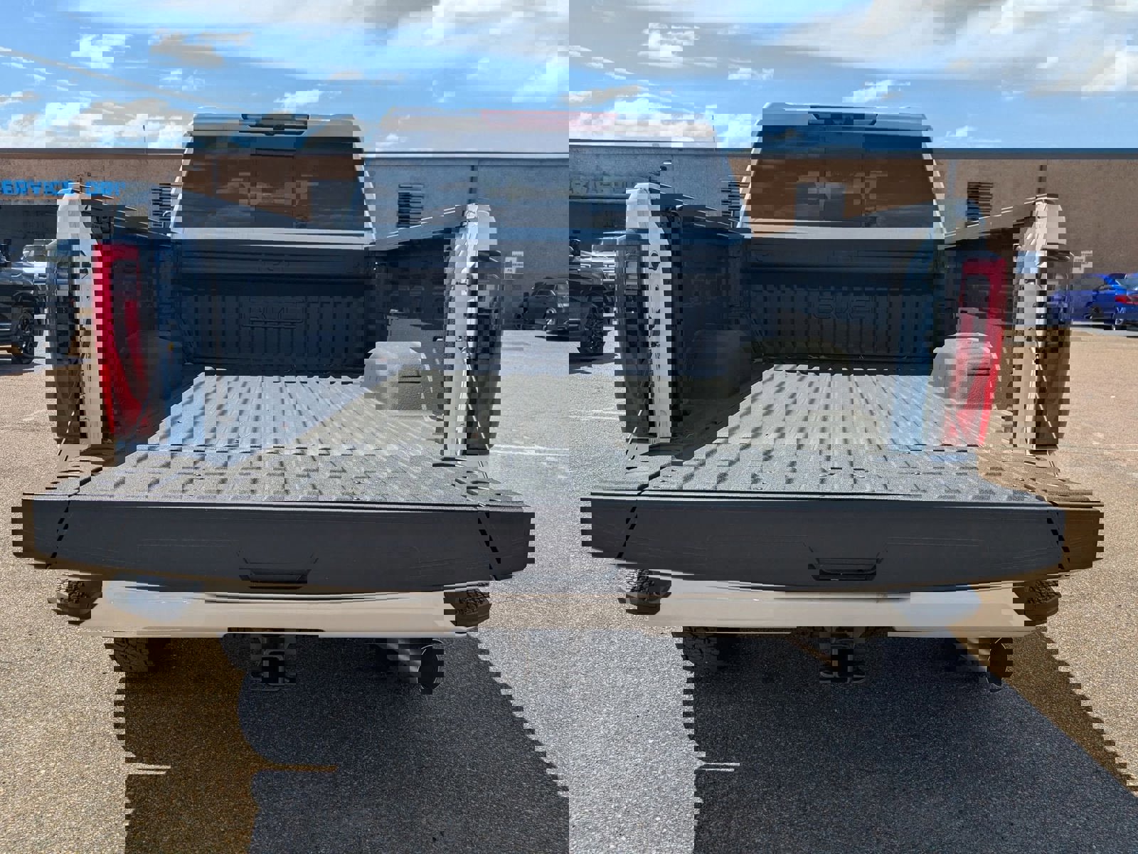 New 2025 GMC Sierra 2500 Denali w/ Denali Reserve Package image 4