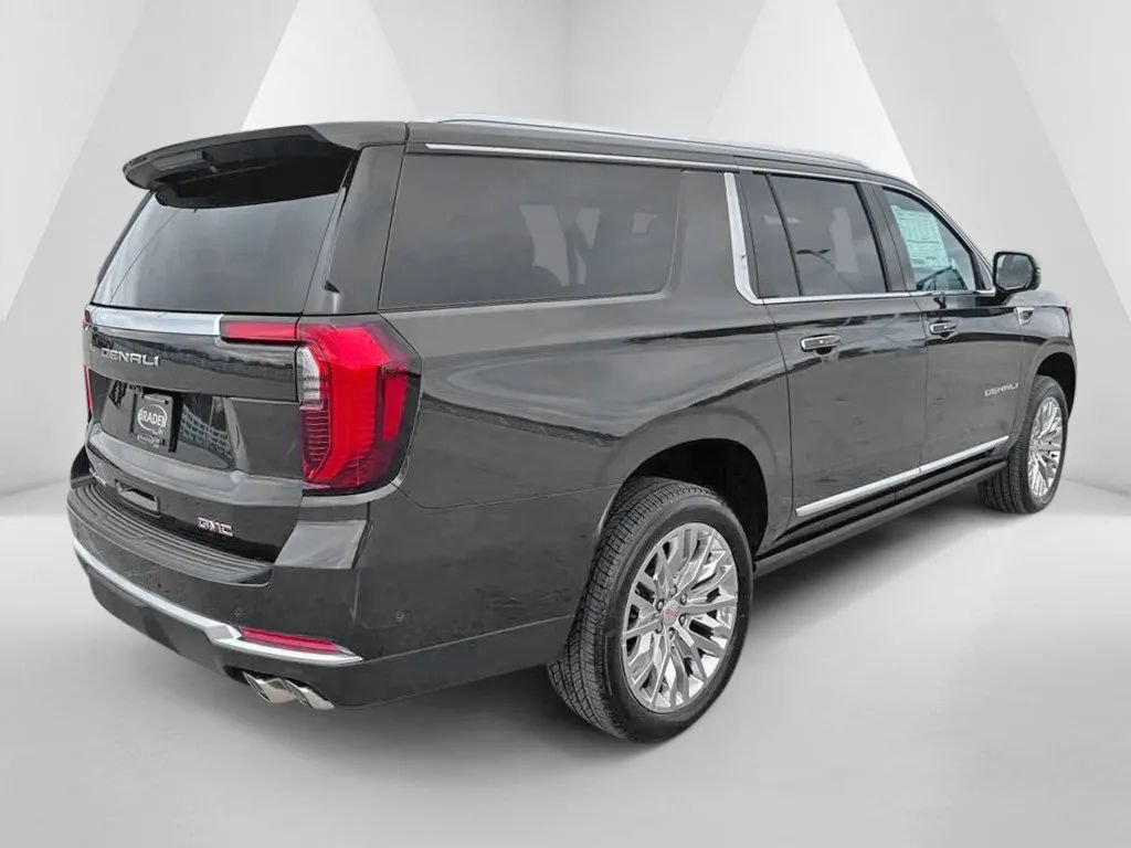 New 2026 GMC Yukon XL Denali w/ Denali Reserve Package AWD/4WD image 7