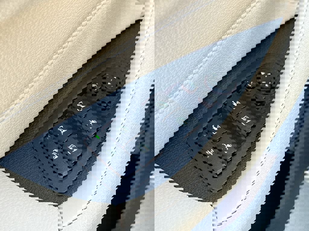 Used 2016 BMW X1 xDrive28i image 14