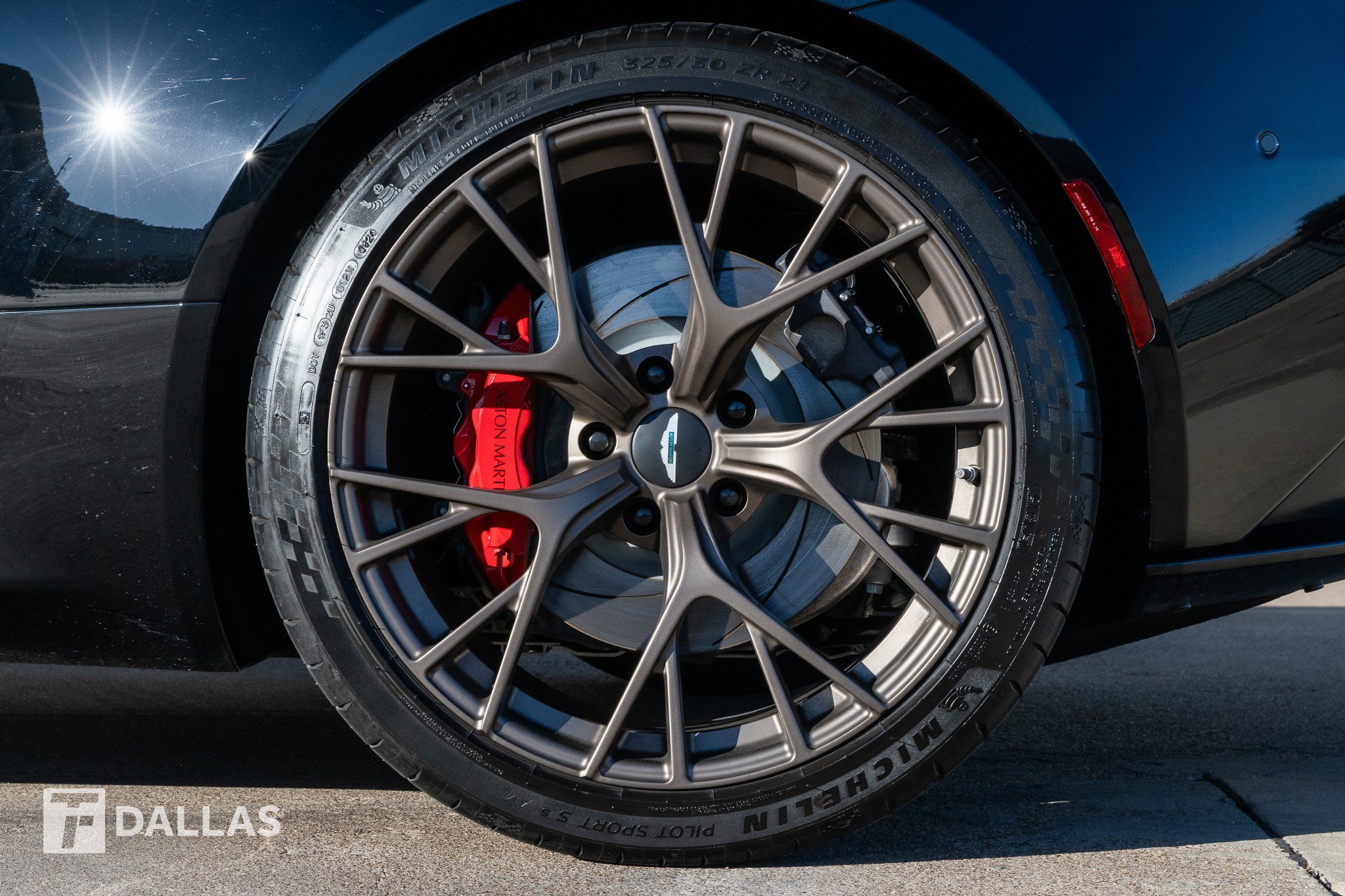 Used 2024 Aston Martin DB12 Coupe image 9