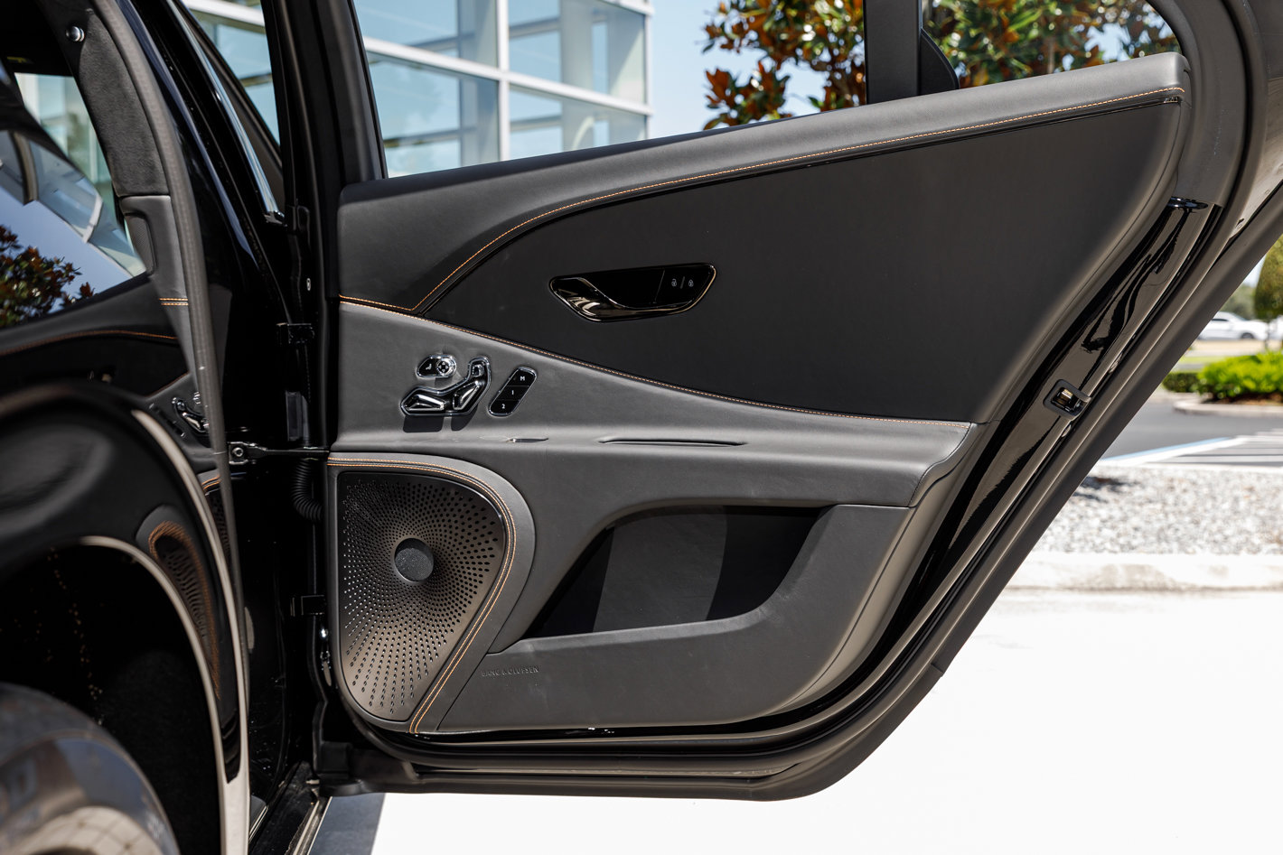 New 2025 Bentley Flying Spur Plug-In Hybrid image 33