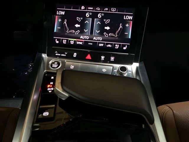 Used 2024 Audi Q8 e-tron Premium Plus w/ Premium Plus Package AWD/4WD image 58