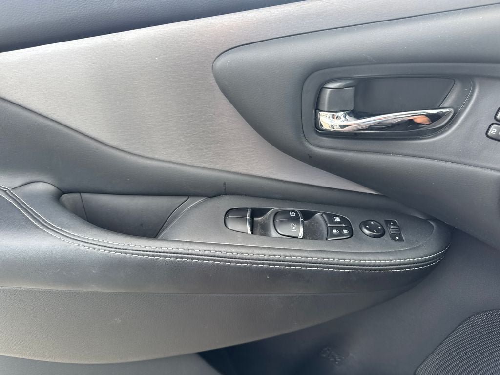 Used 2021 Nissan Murano SL w/ SL Moonroof Package FWD image 17