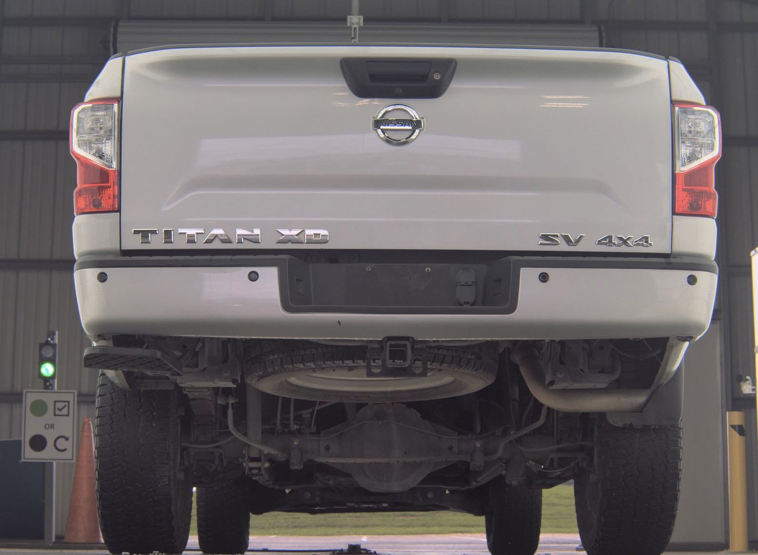 Used 2018 Nissan Titan SV w/ SV Convenience Package AWD/4WD image 4