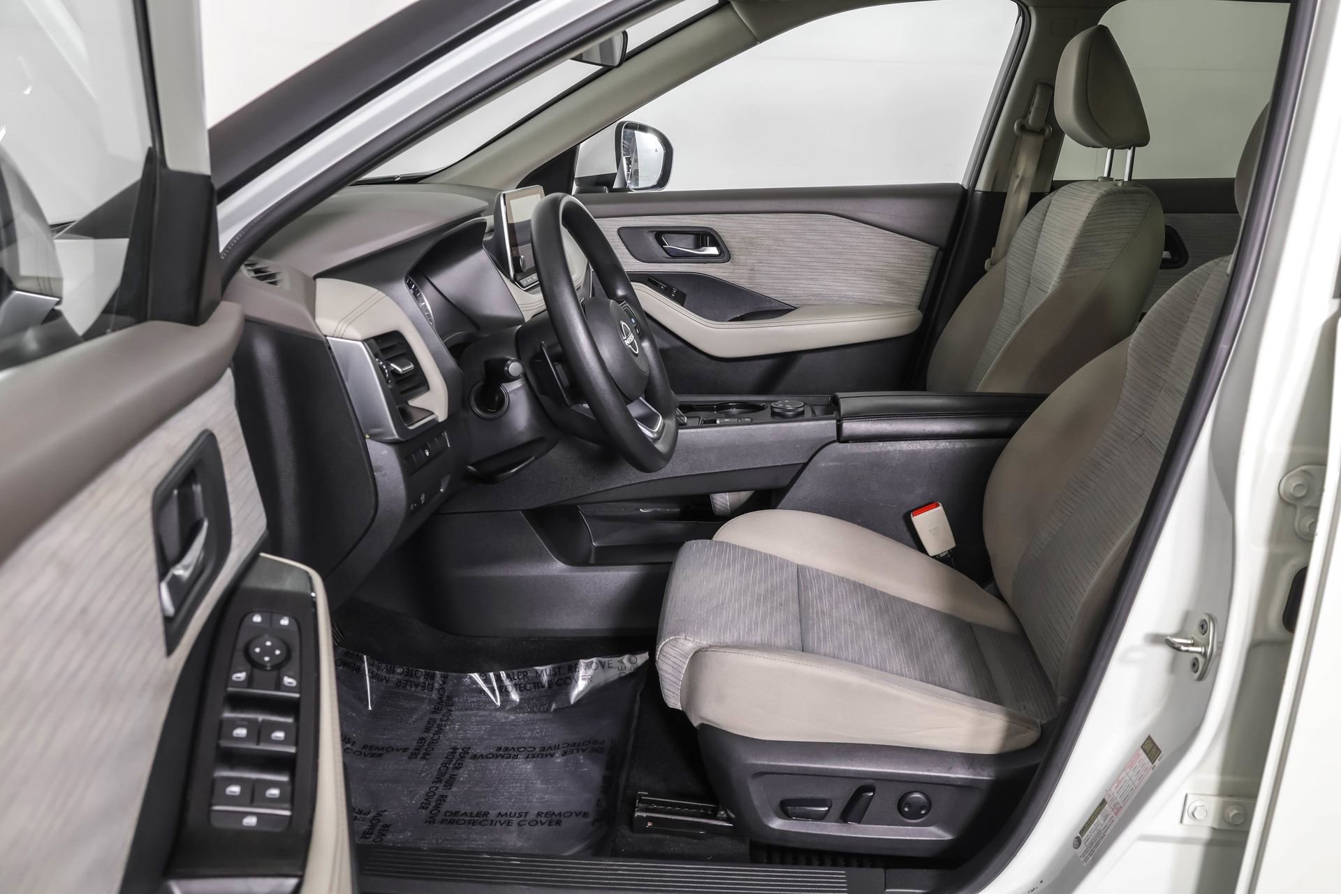 Used 2023 Nissan Rogue SV image 7