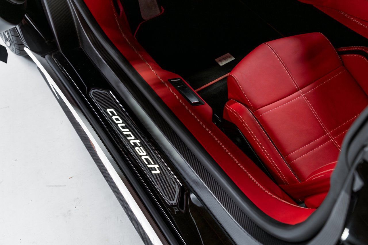 Used 2022 Lamborghini Aventador Countach image 14