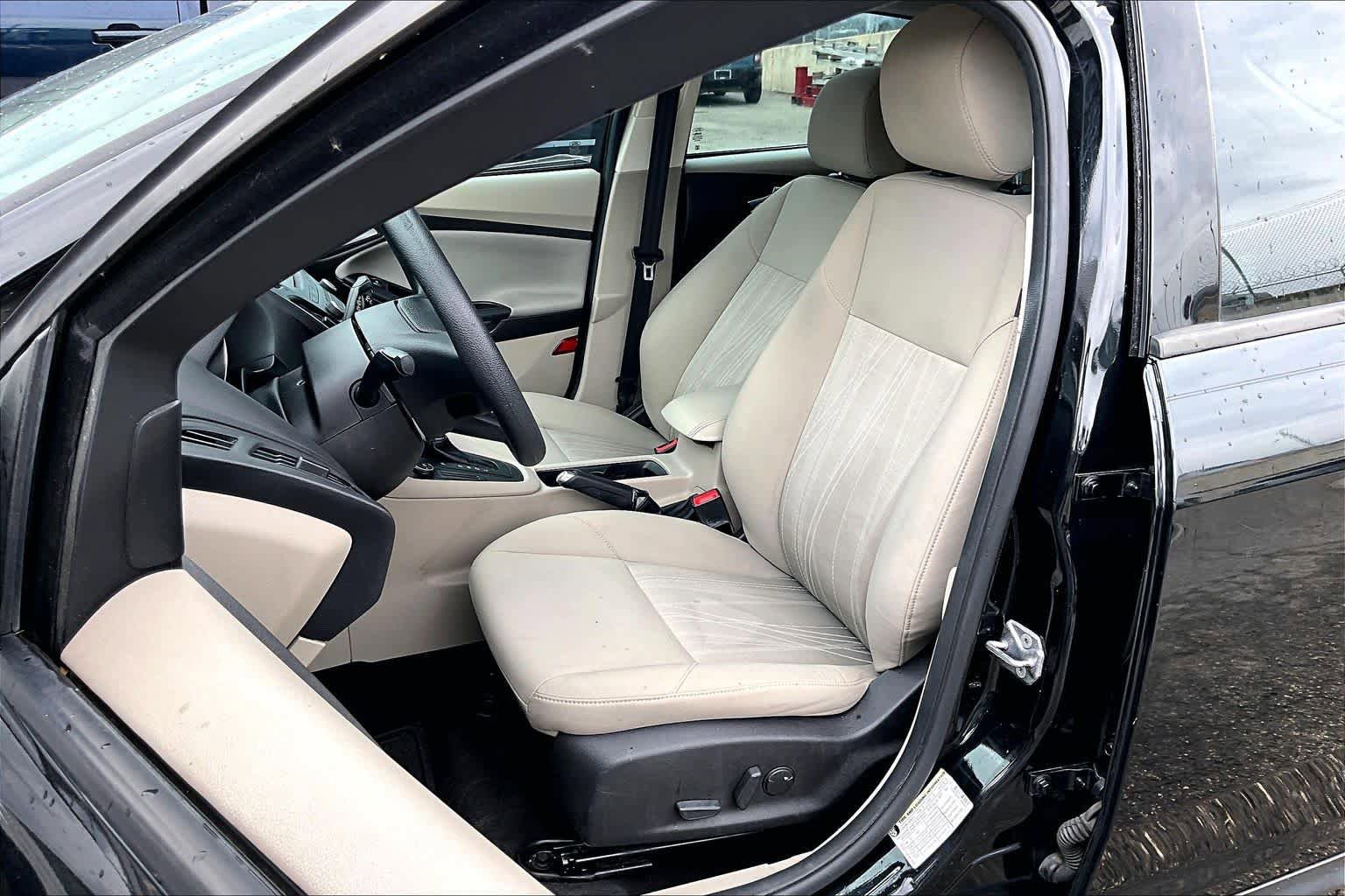 Used 2015 Ford Focus SE FWD image 8