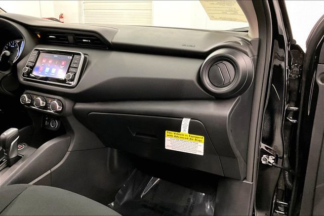 New 2025 Nissan Kicks Play S image 32