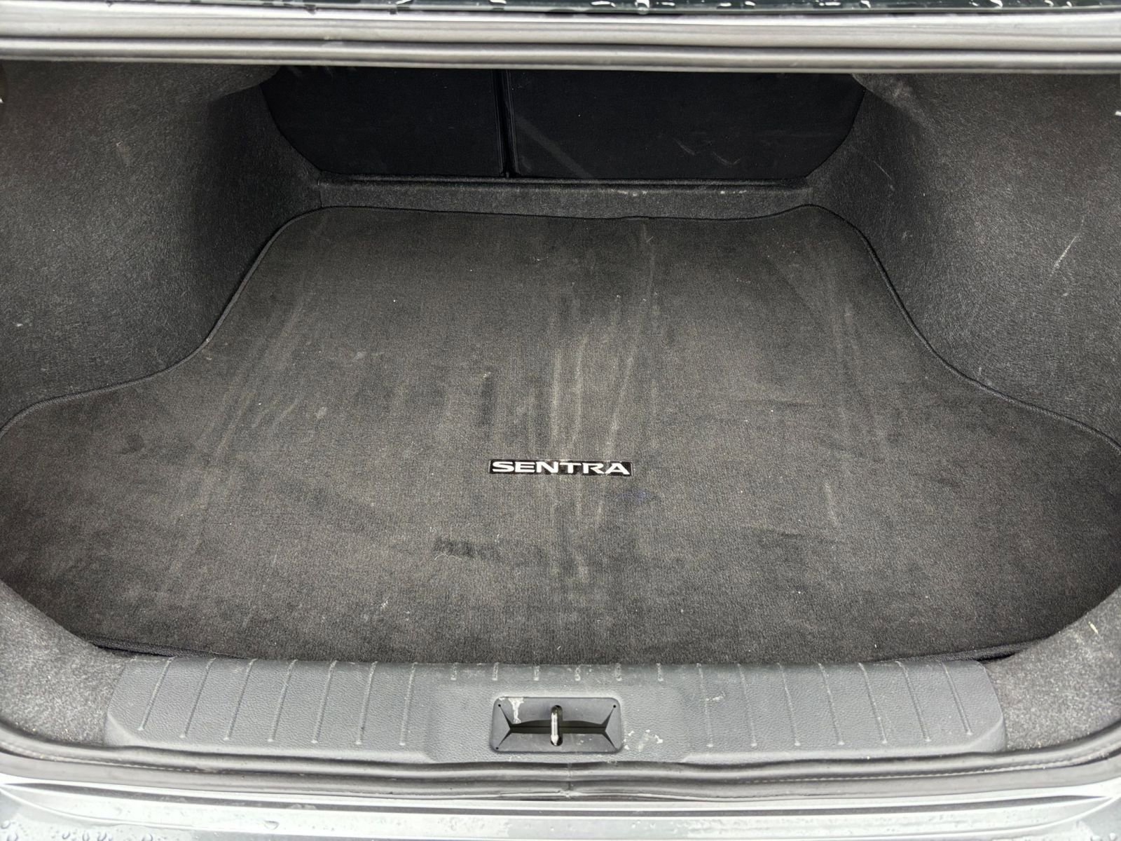 Used 2025 Nissan Sentra SV image 29