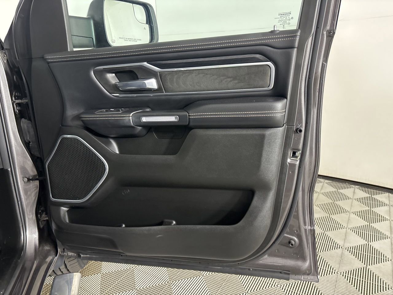 Used 2023 RAM 1500 Laramie AWD/4WD image 26