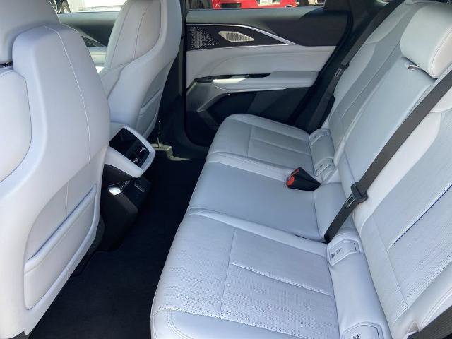 Used 2023 Cadillac Lyriq 2WD image 20