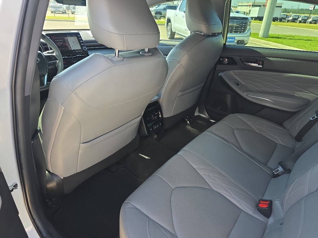 Used 2019 Toyota Avalon Limited FWD image 15