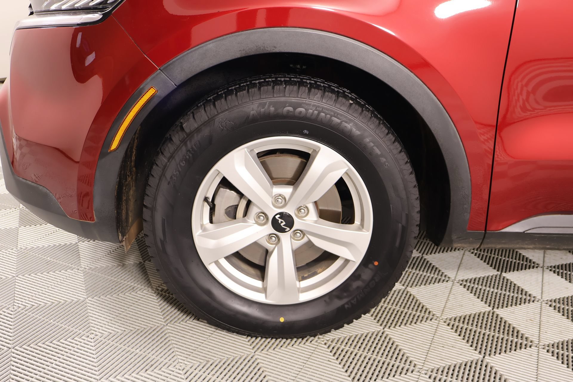 Used 2023 Kia Sorento LX FWD image 17