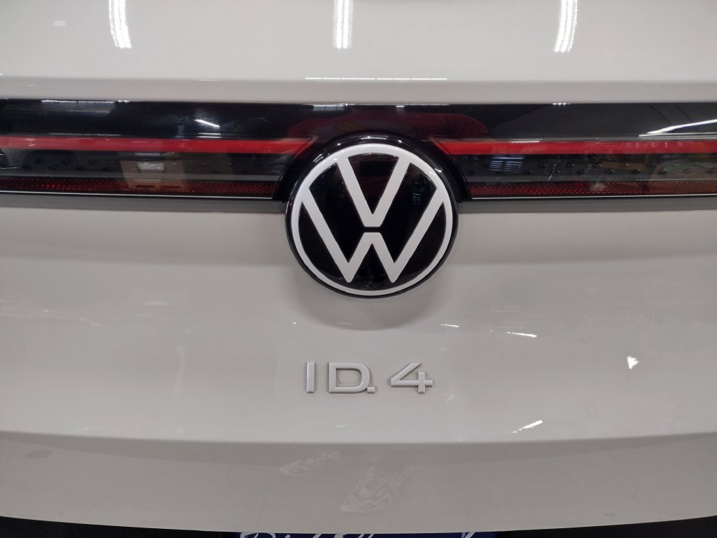 Certified 2023 Volkswagen ID.4 Pro AWD/4WD image 16