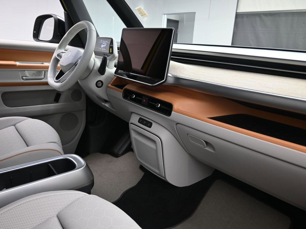 New 2025 Volkswagen ID. Buzz 1st Edition image 30