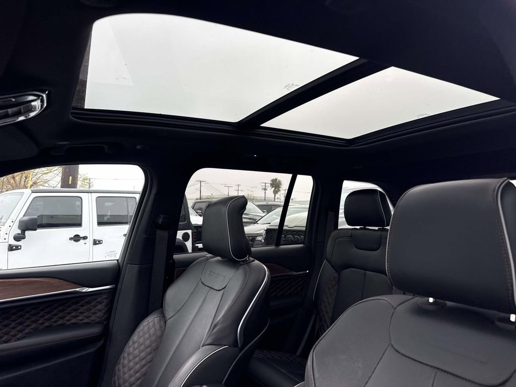 Used 2023 Jeep Grand Cherokee Summit image 27