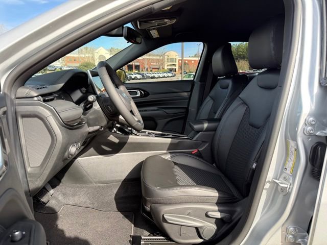 New 2026 Jeep Compass Latitude image 13