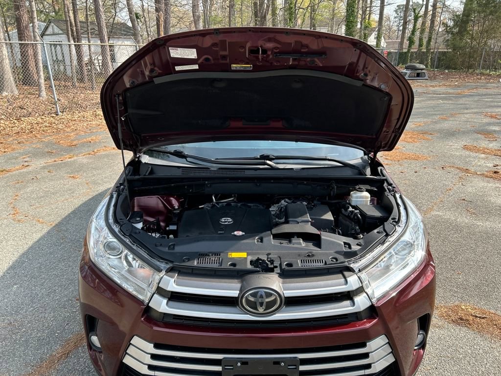Used 2019 Toyota Highlander XLE image 13
