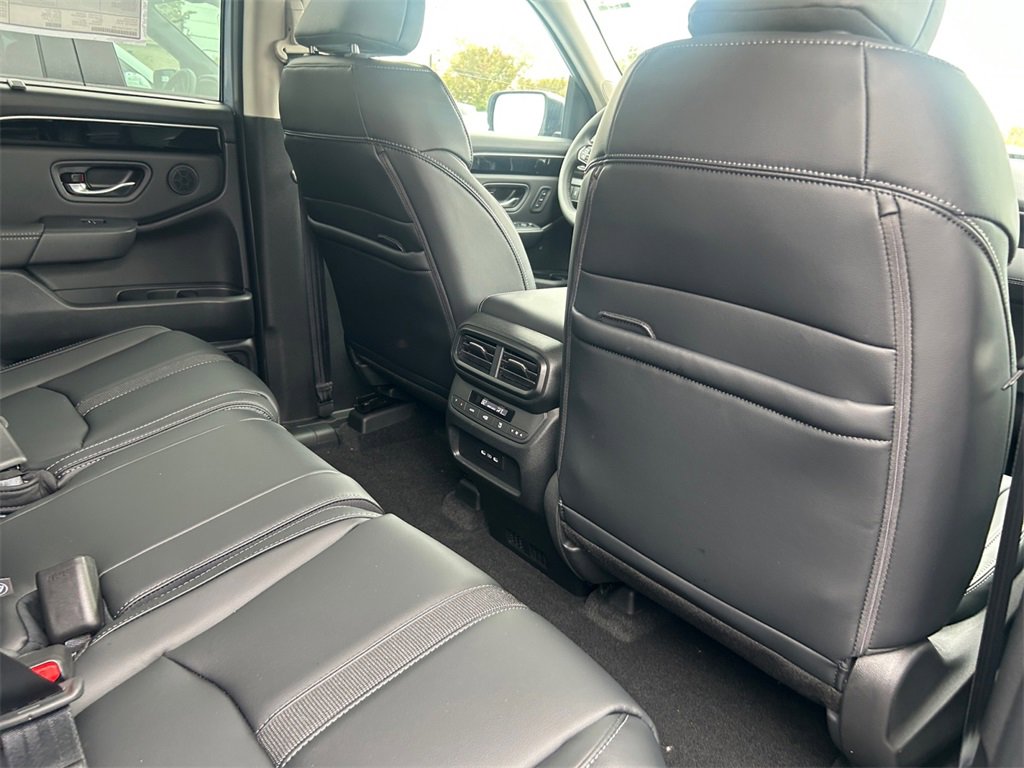 New 2025 Honda Pilot Touring image 24