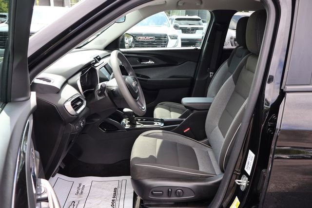 Used 2022 Chevrolet TrailBlazer LT FWD image 16