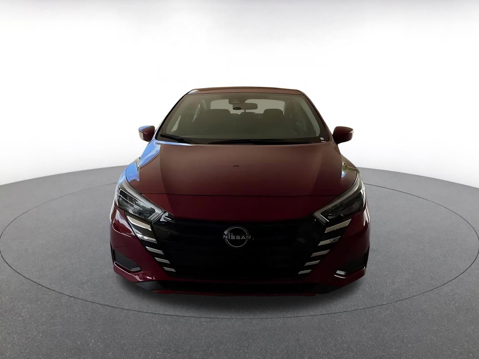 Used 2025 Nissan Versa SV image 4