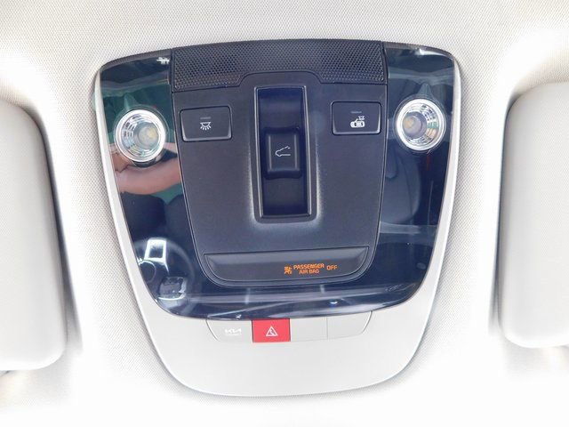 Used 2025 Kia Sportage SX image 23
