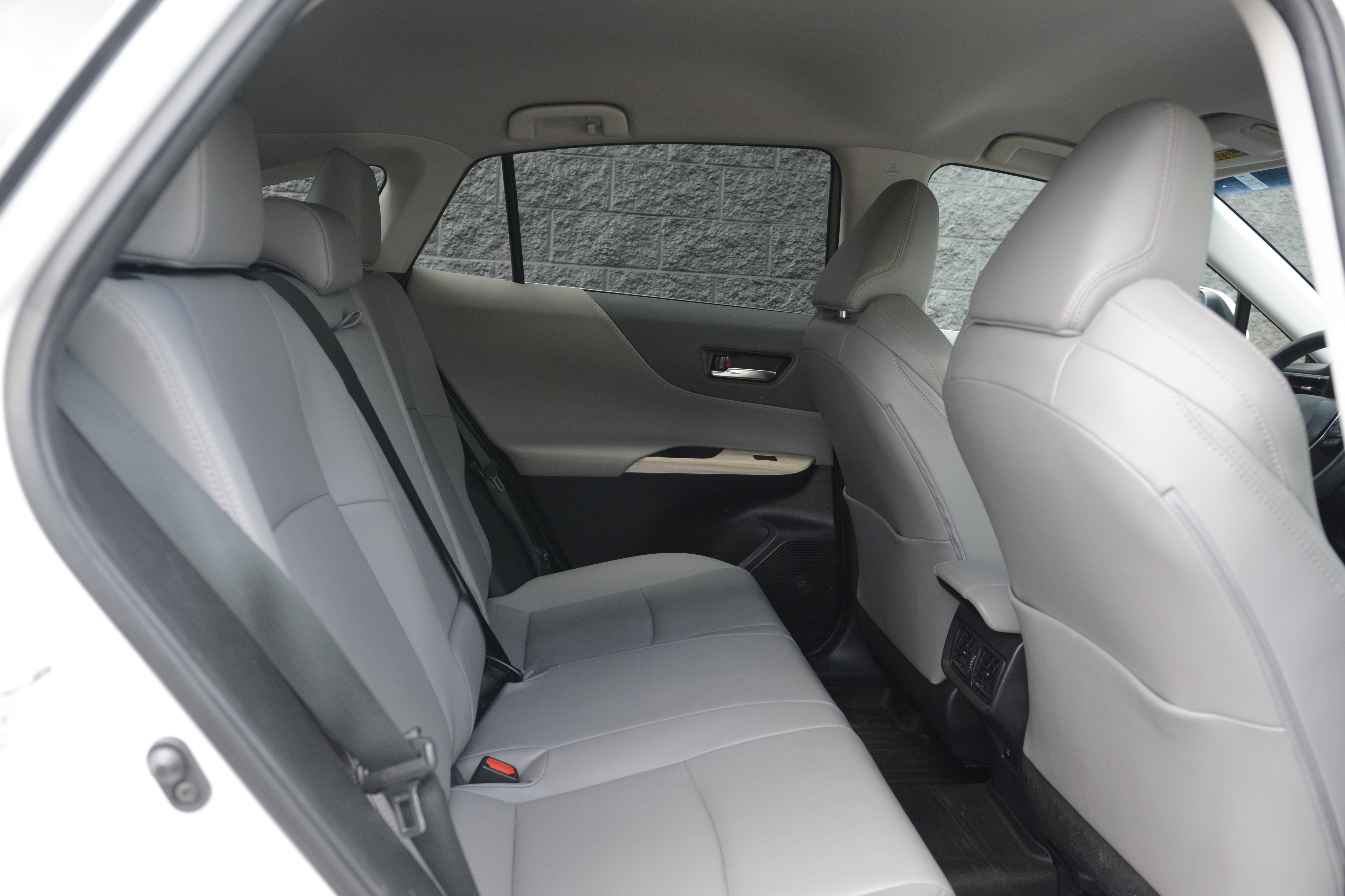 Used 2022 Toyota Venza XLE AWD/4WD image 33