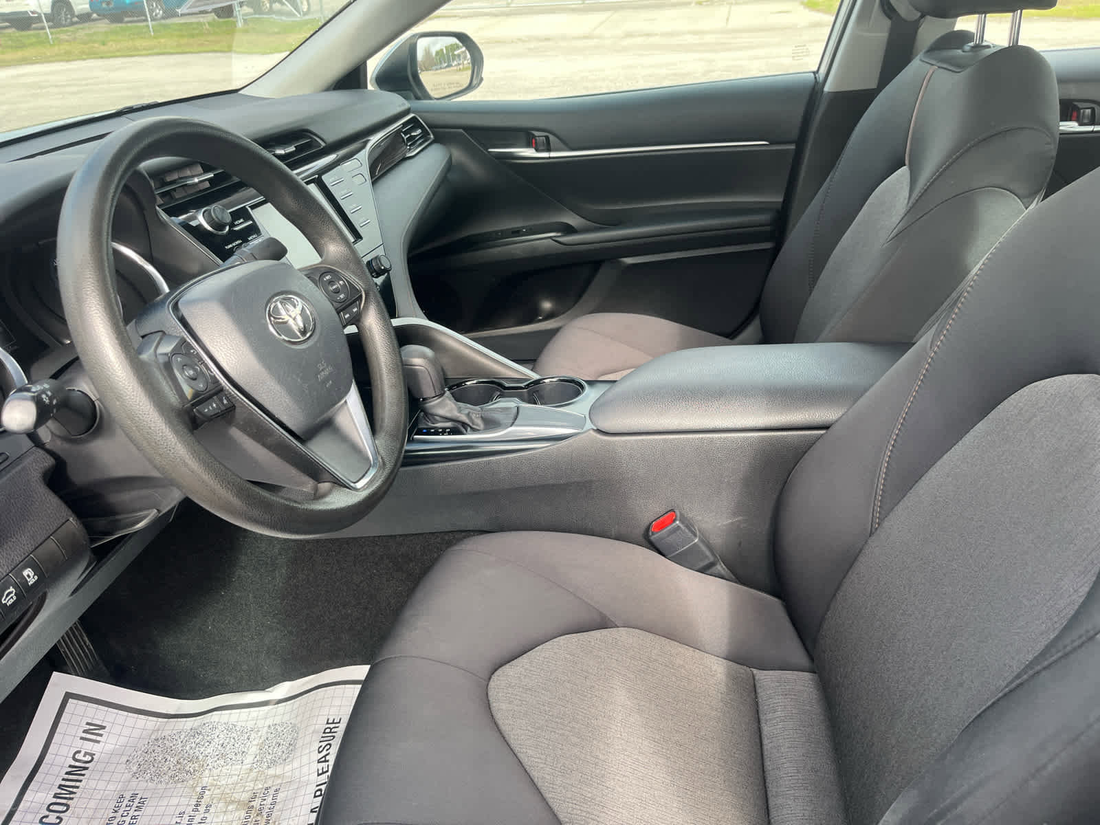 Used 2020 Toyota Camry LE image 15