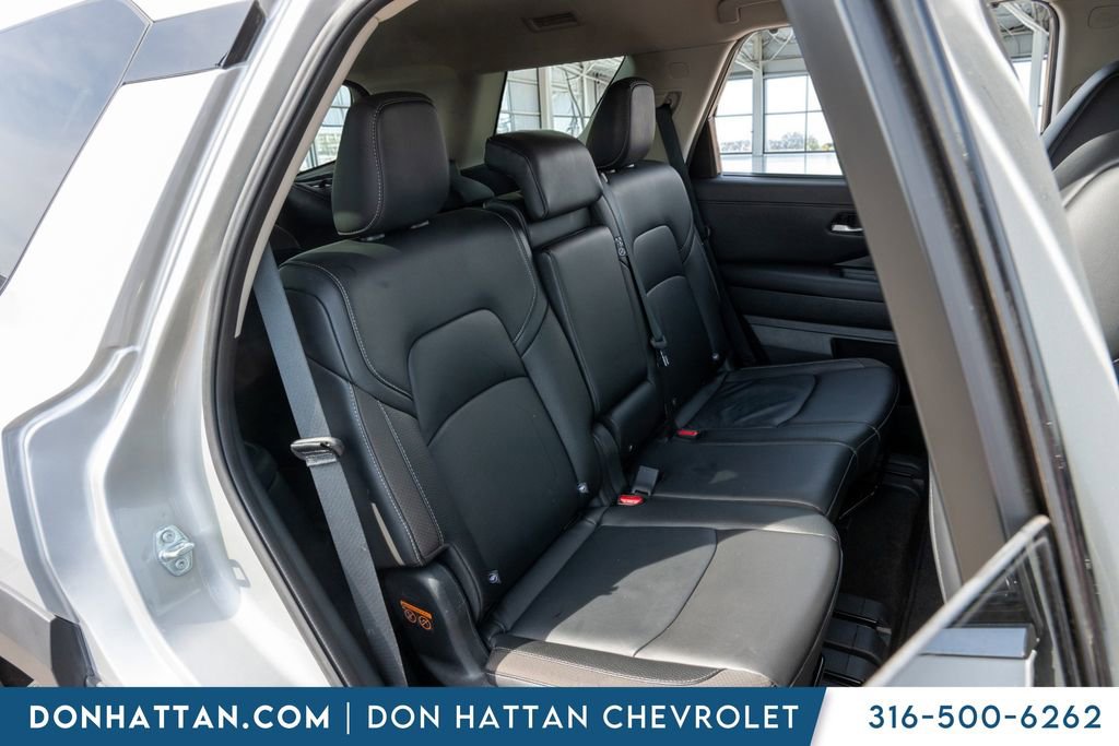 Used 2025 Nissan Pathfinder SL image 26