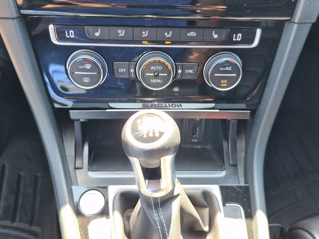 Used 2016 Volkswagen Golf 4-Door AWD/4WD image 27