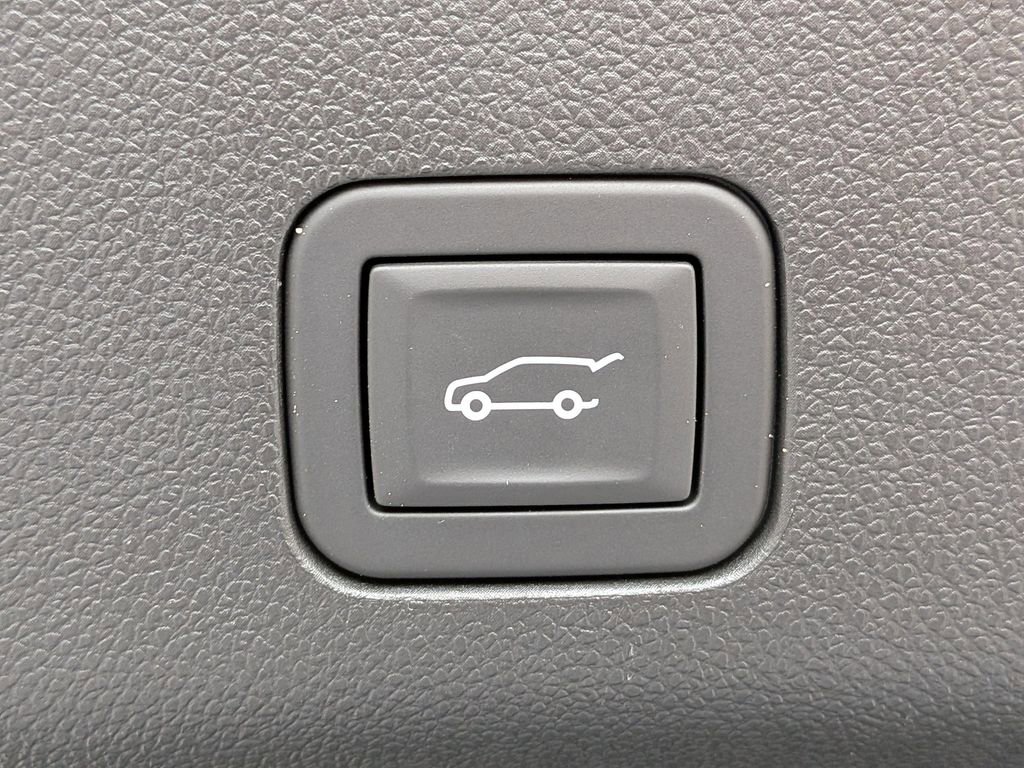 Certified 2025 Cadillac Escalade ESV Sport w/ Touring Package image 15