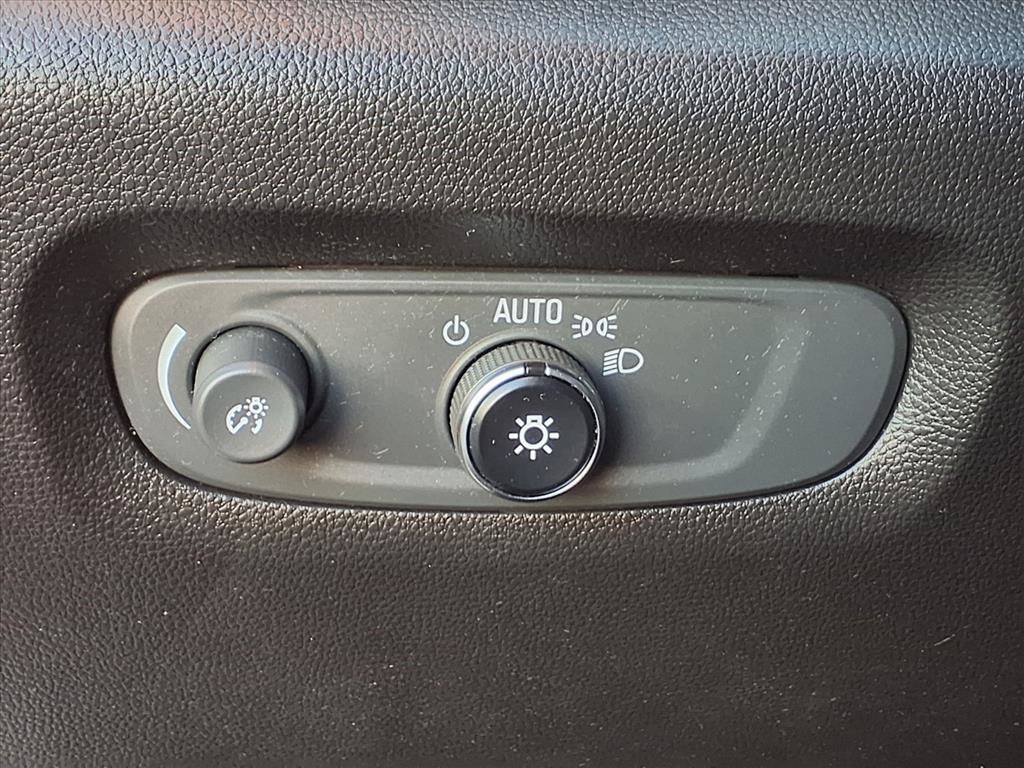 Used 2019 Chevrolet Traverse LS image 17